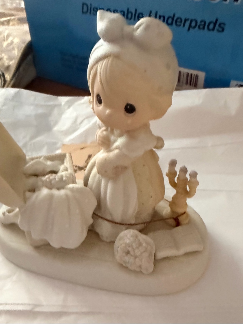Vintage 1983 Precious Moments Precious Memories"Figurine E-2828 Retired - Picture 3 of 4